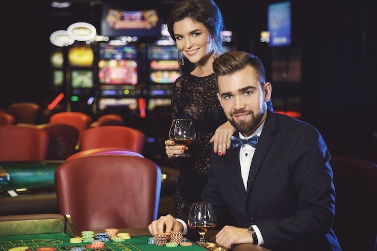 Tampilan dashboard permainan aaa slot dengan meja dealer dan slot